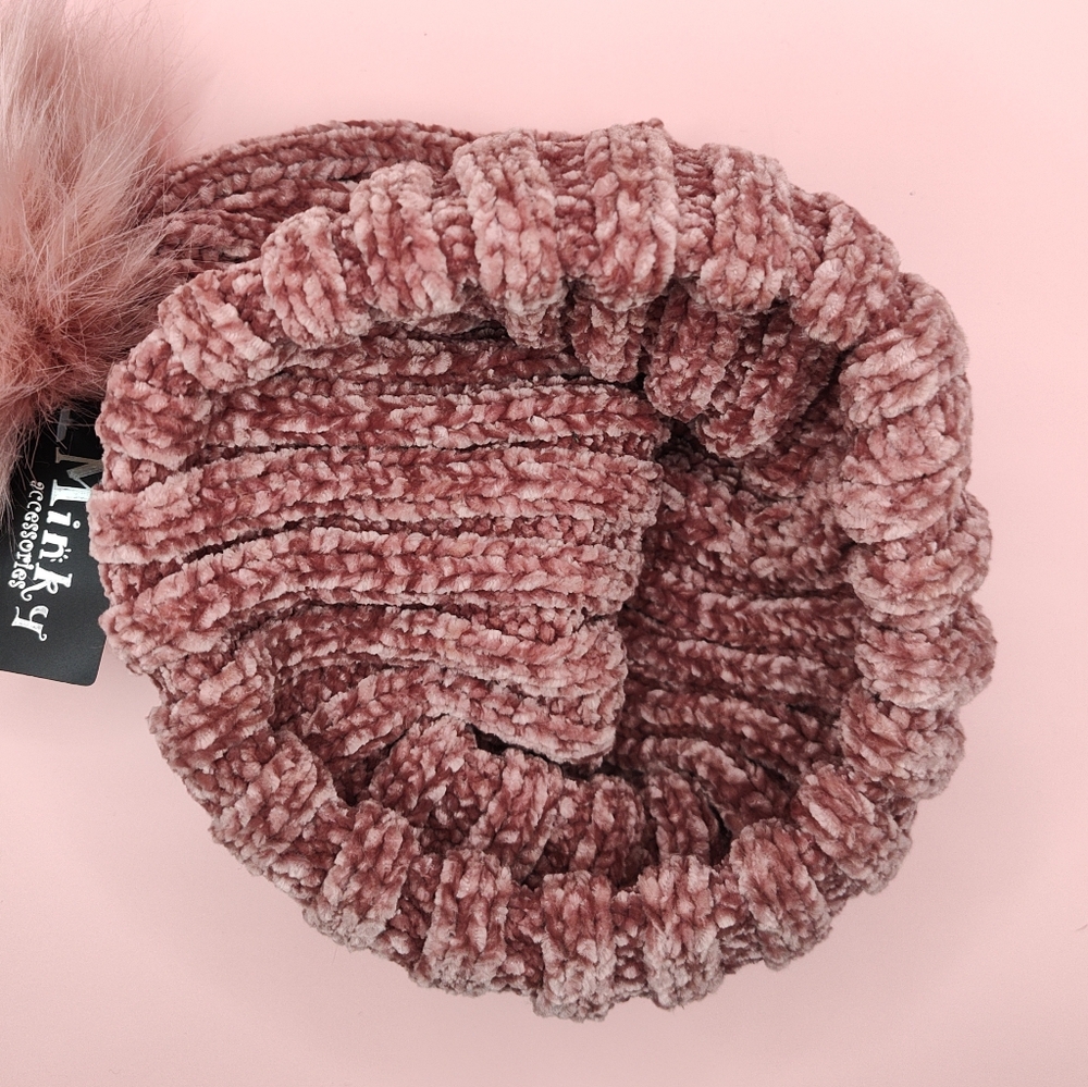Minky NWT Pink Knit Beanie with Pom Pom - Picture 4 of 5